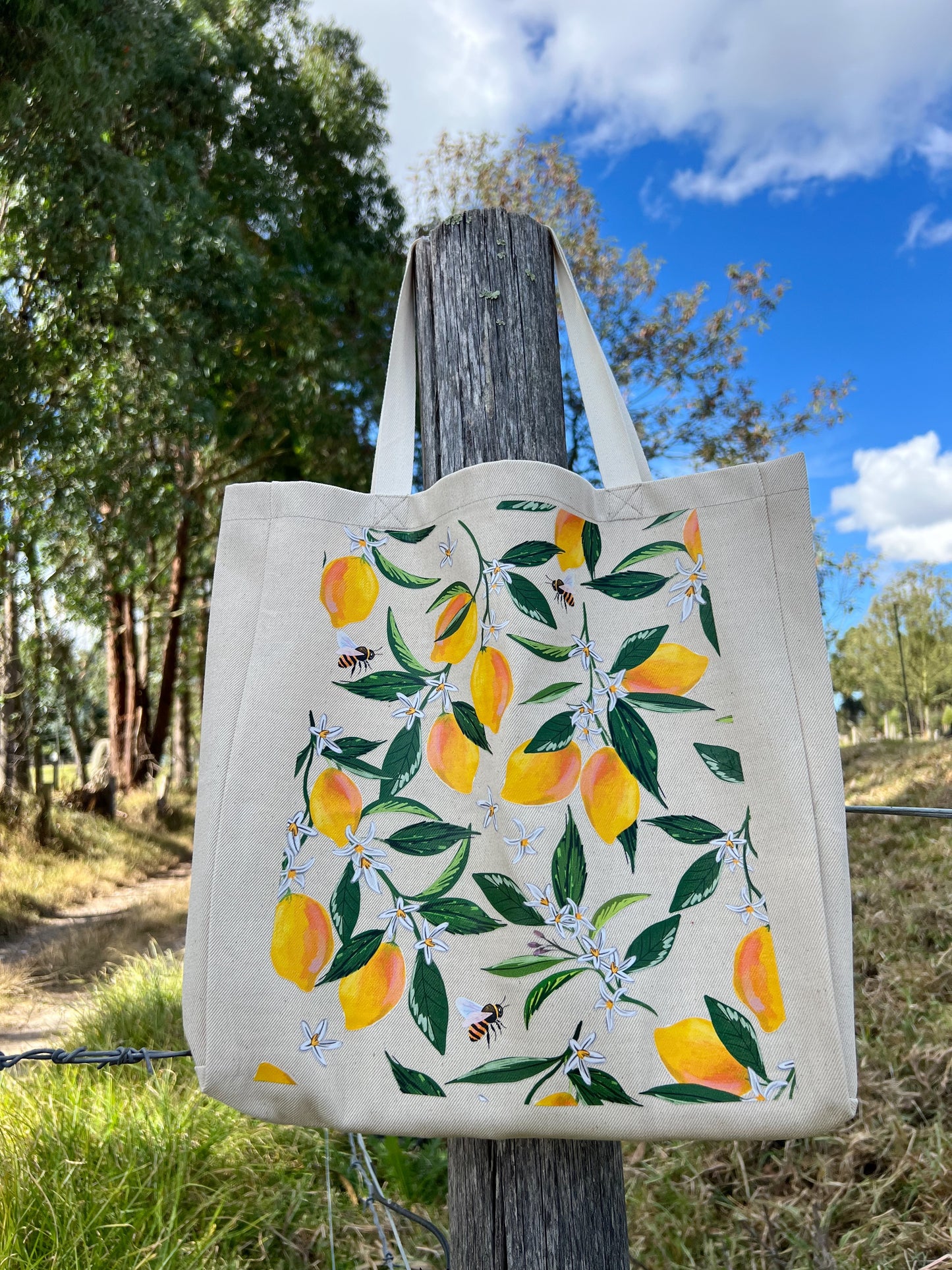 TOTE BAGS