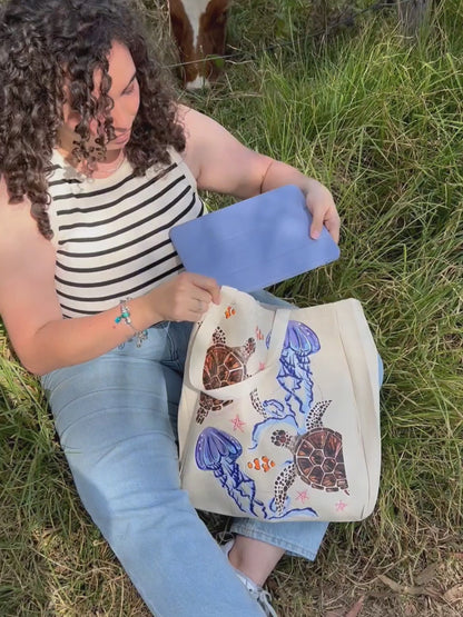 TOTE BAGS